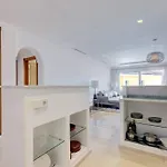 Stunning 2 Bedroom In Aloha Hill Club Marbella