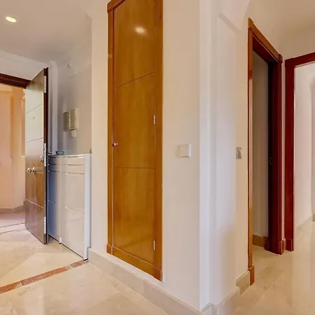 아파트 Stunning 2 Bedroom In Aloha Hill Club 마르베야