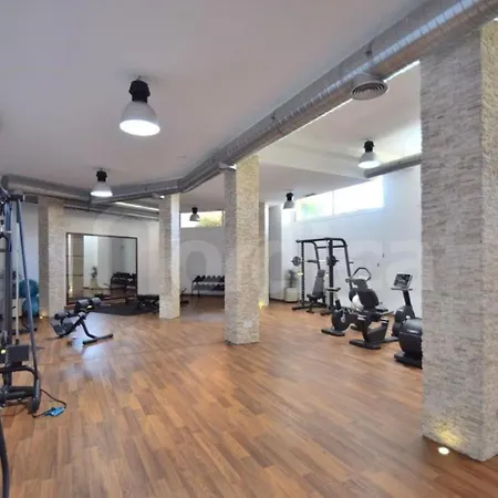 Stunning 2 Bedroom In Aloha Hill Club 마르베야