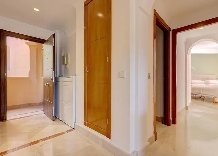 아파트 Stunning 2 Bedroom In Aloha Hill Club 마르베야