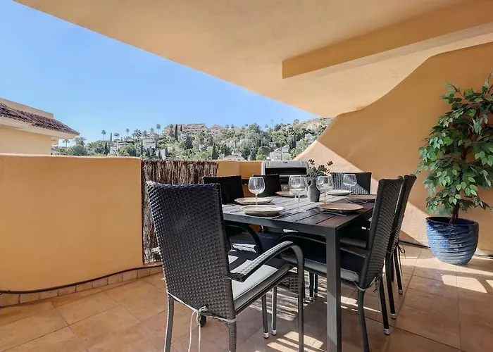 Stunning 2 Bedroom In Aloha Hill Club 아파트