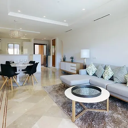 Stunning 2 Bedroom In Aloha Hill Club Διαμέρισμα