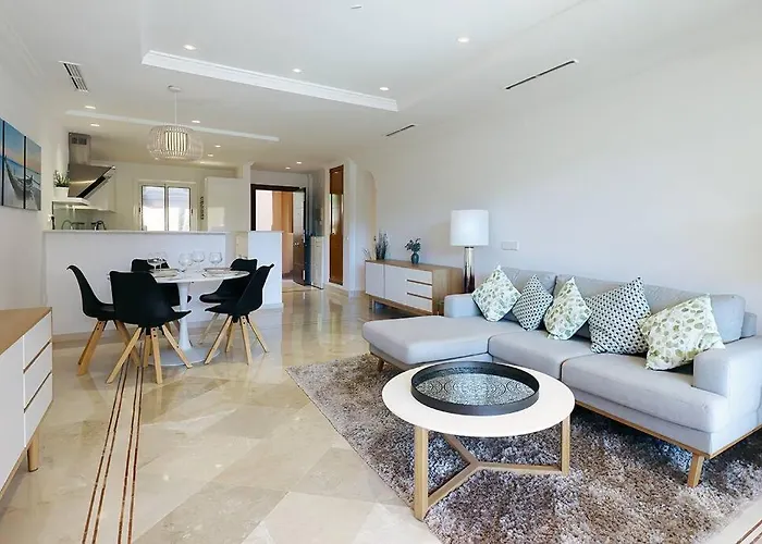 Stunning 2 Bedroom In Aloha Hill Club Apartament