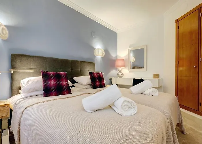 Stunning 2 Bedroom In Aloha Hill Club * Marbella