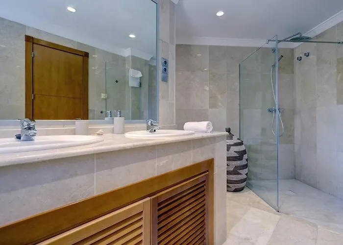 Stunning 2 Bedroom In Aloha Hill Club Apartament