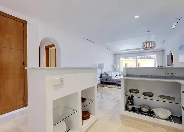 Stunning 2 Bedroom In Aloha Hill Club Marbella