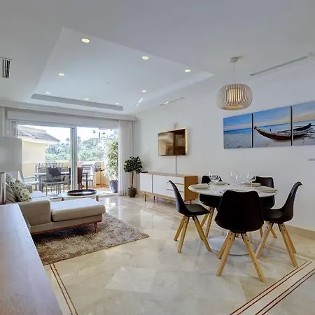 Stunning 2 Bedroom In Aloha Hill Club 마르베야