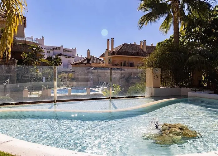 Stunning 2 Bedroom In Aloha Hill Club Apartment