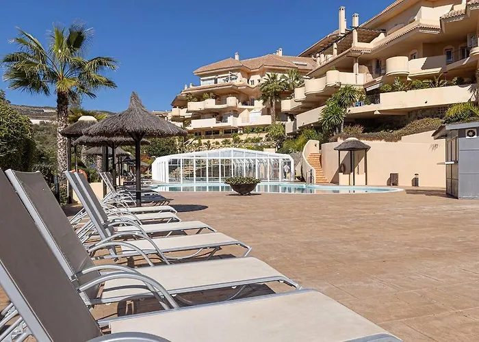Stunning 2 Bedroom In Aloha Hill Club Apartment Marbella